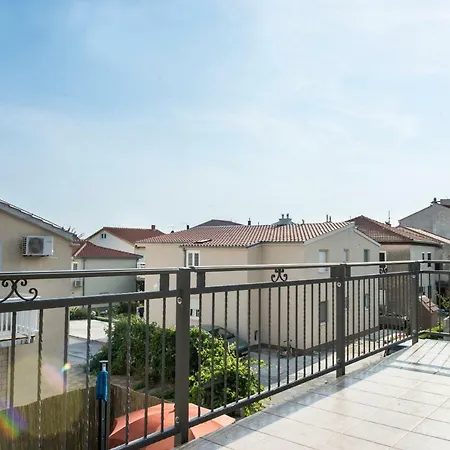 Villa Mira