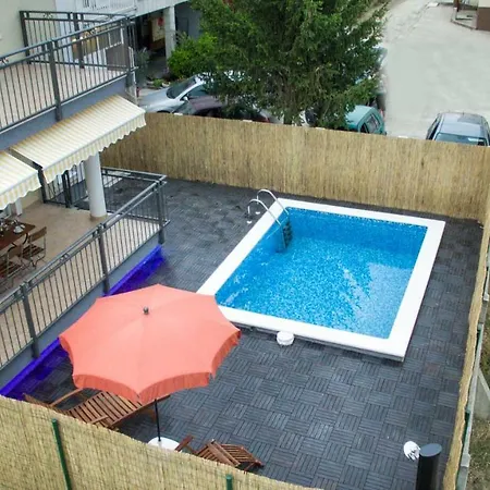 Mira Villa